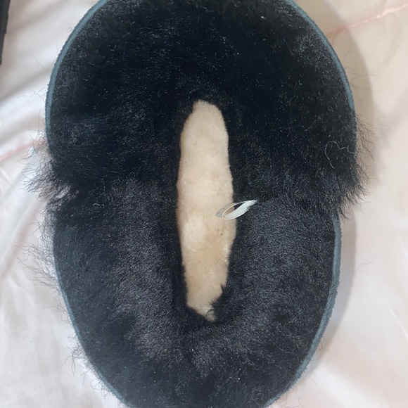 black fur boots - Picture 5 of 5